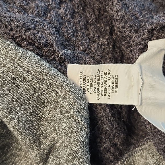 Sweater Bundle - 3 long sleeve textured - Picture 11 of 11